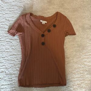 American Eagle top 